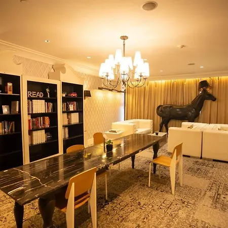 Studio At Makati Center With Fast Net, Netflix And 40In Tv Manila Exterior photo